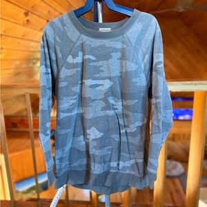 ⭐️Women’s Small Aerie Camo Sweatshirt